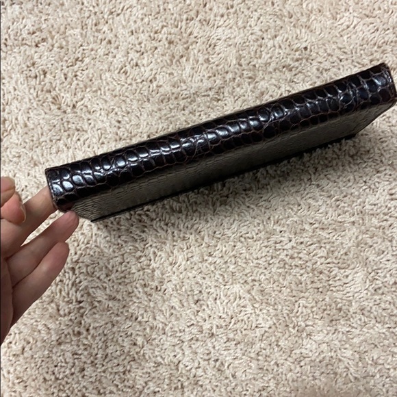 Chocolate brown alligator clutch - Picture 5 of 7